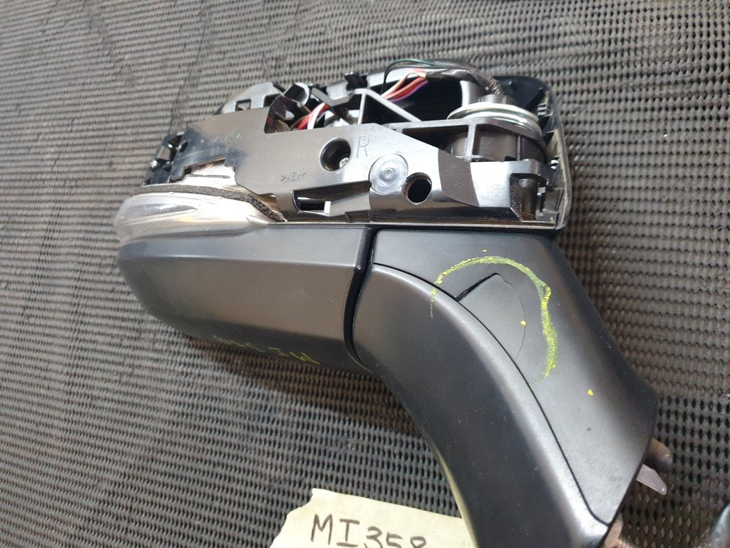 Toyota Rav4 Right Outer Mirror Incomplete, No Cover, Mirror Glass Loose