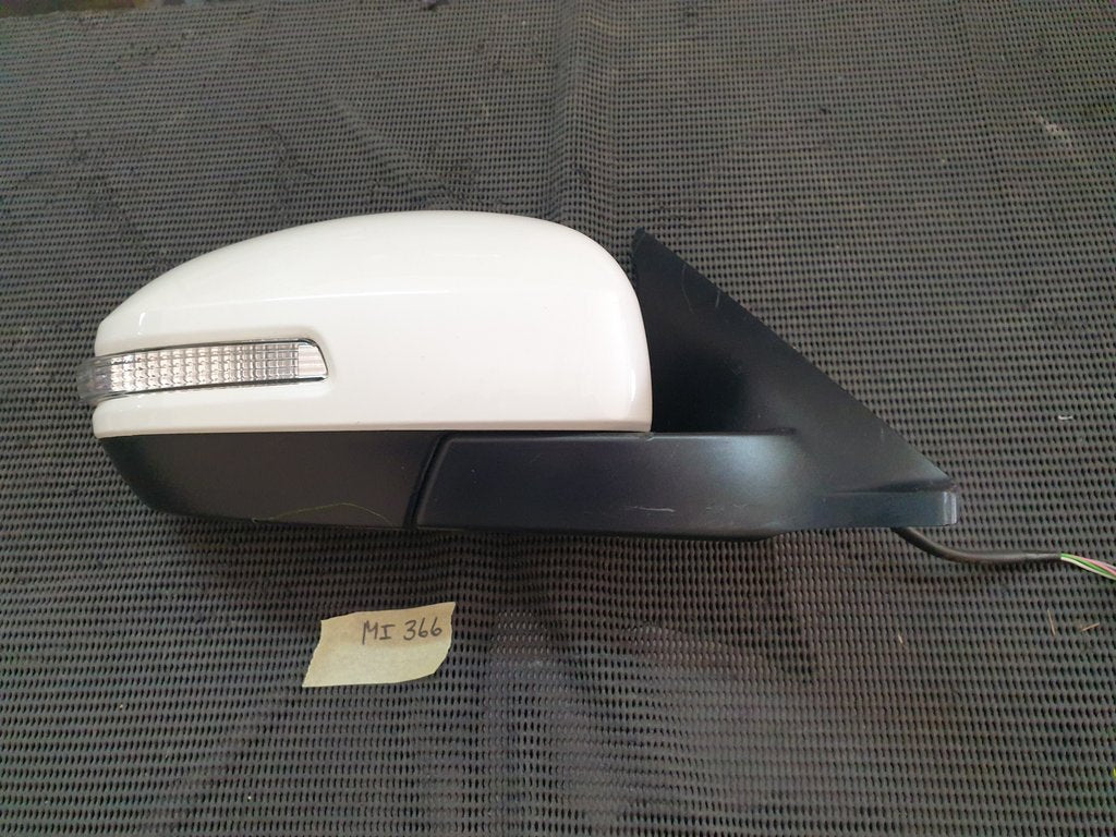 Suzuki Swift Right Outer Mirror Complete