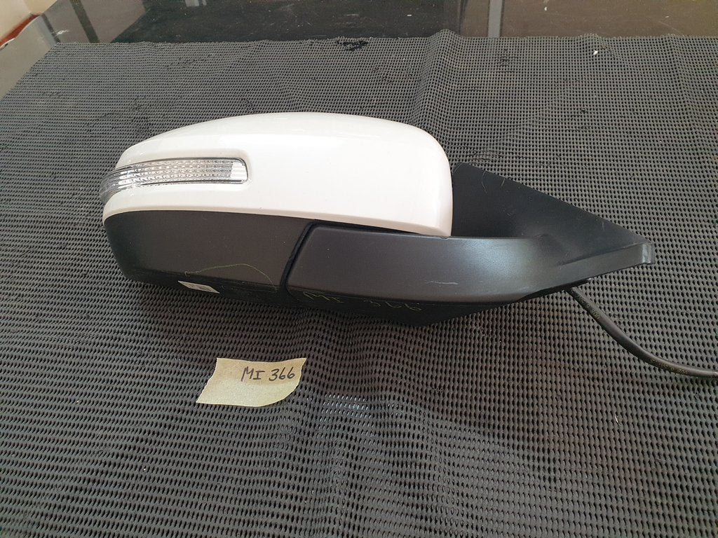 Suzuki Swift Right Outer Mirror Complete