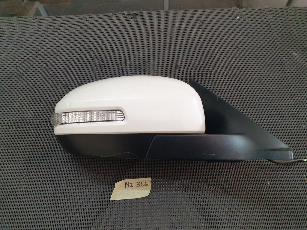 Suzuki Swift Right Outer Mirror Complete