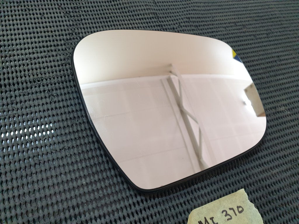 Mercedes-Benz X-Class W470 Right Outer Mirror Glass