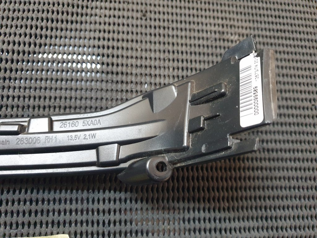 Mercedes-Benz X-Class W470 Right Outer Mirror Indicator Light