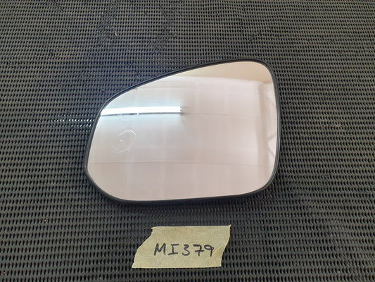 Toyota Hilux Left Outer Mirror Glass