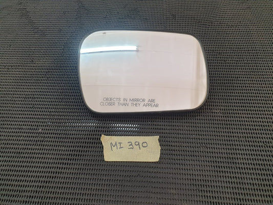 Mahindra Scorpio Right Outer Mirror Glass