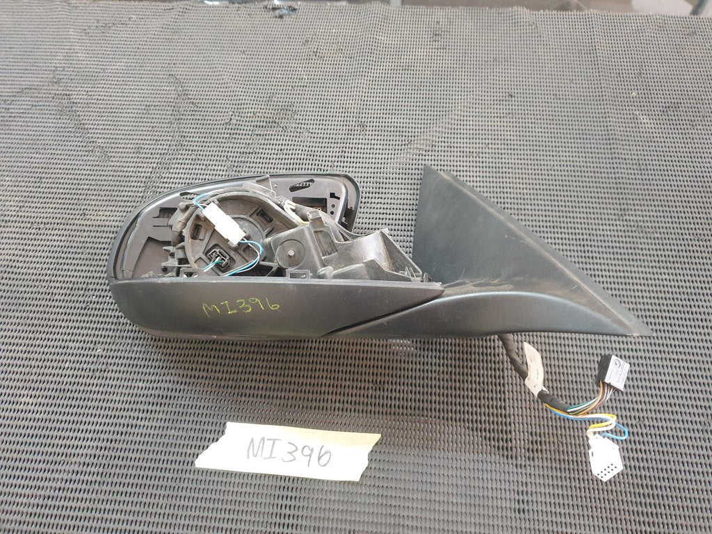 Mercedes-Benz C-Class W205 Right Outer Mirror Incomplete, No Cover, Broken Mirror Glass