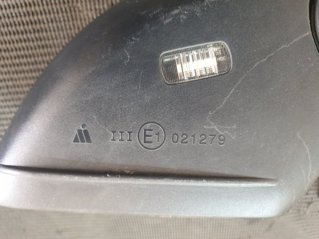 Mercedes-Benz C-Class W205 Right Outer Mirror Incomplete, No Cover, Broken Mirror Glass