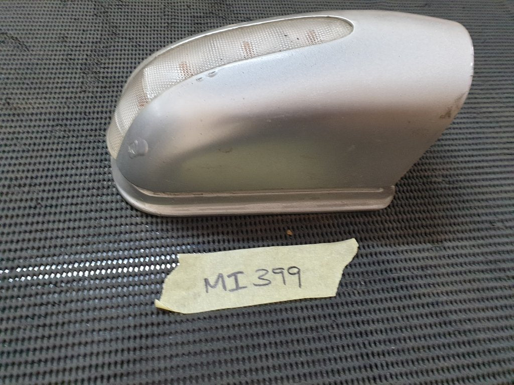 Mercedes-Benz C-Class W203 Right Outer Mirror Cover and Indicator Light