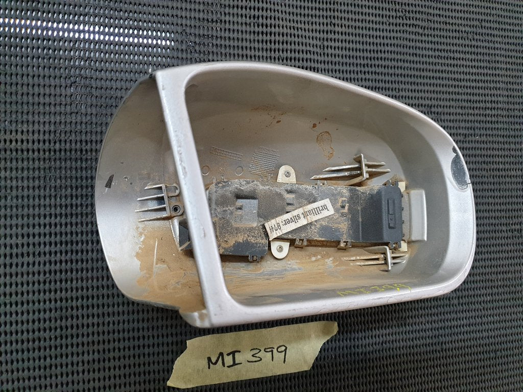 Mercedes-Benz C-Class W203 Right Outer Mirror Cover and Indicator Light