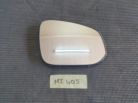 Toyota Hilux Right Outer Mirror Glass
