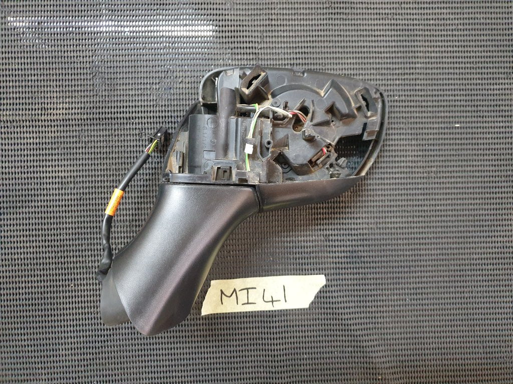 Renault Clio Left Outer Mirror Base, No Cover, No Glass