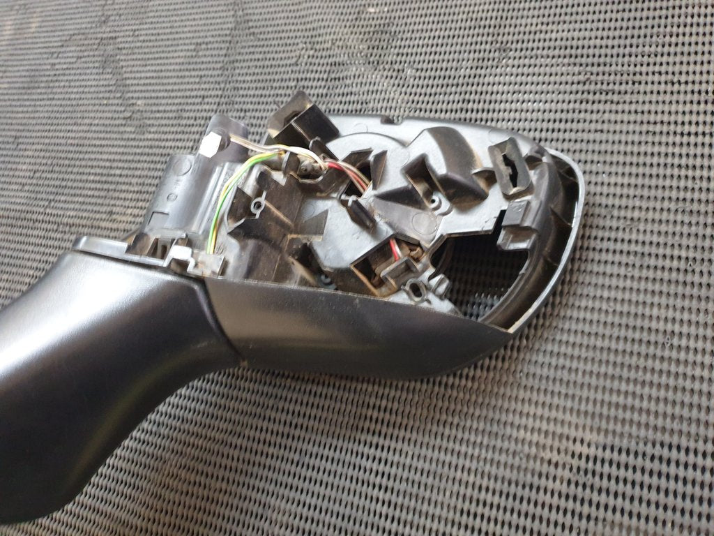 Renault Clio Left Outer Mirror Base, No Cover, No Glass