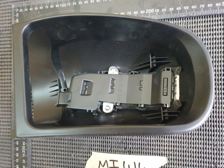 Mercedes-Benz Aftermarket C-Class W203 Right Outer Mirror Cover and Indicator Light