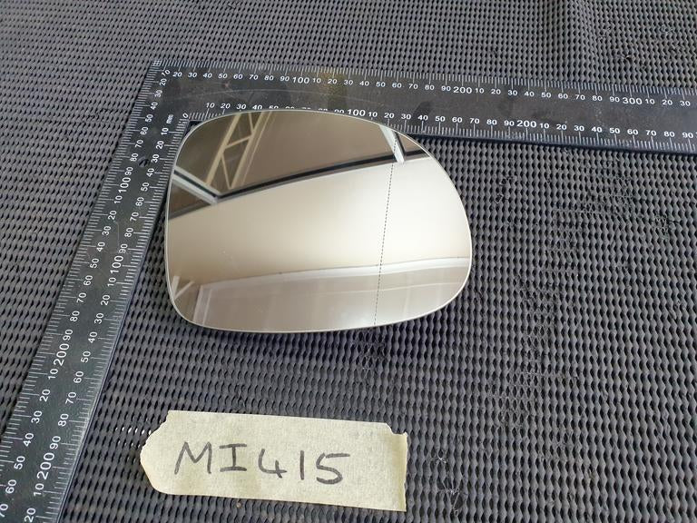 Volkswagen Tiguan Right Outer Mirror Glass