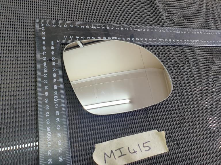 Volkswagen Tiguan Right Outer Mirror Glass