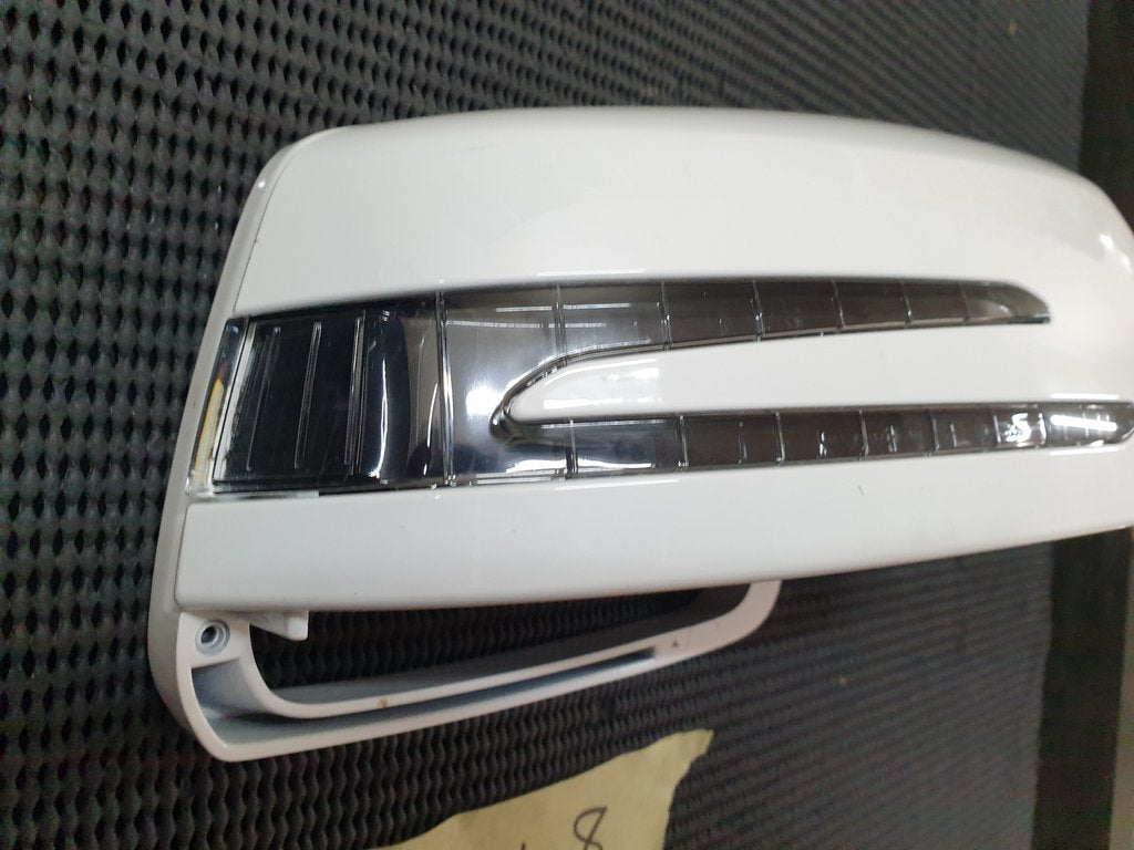 Mercedes-Benz C-Class E-Class W204 W212 Right Outer Mirror Cover and Indicator Light