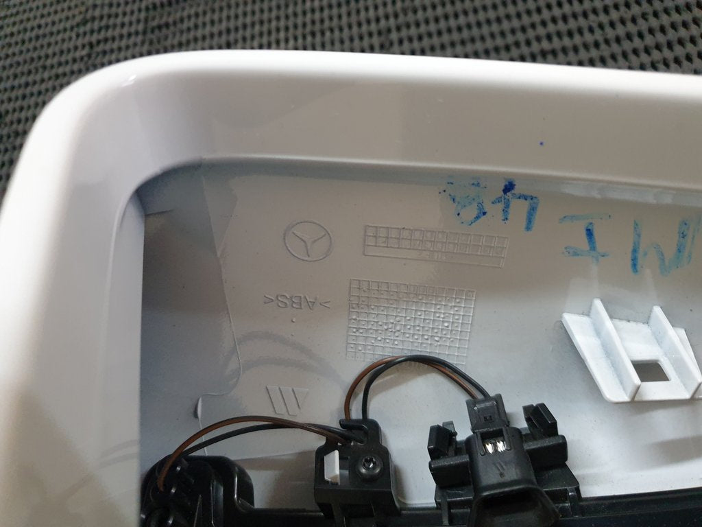 Mercedes-Benz C-Class E-Class W204 W212 Right Outer Mirror Cover and Indicator Light