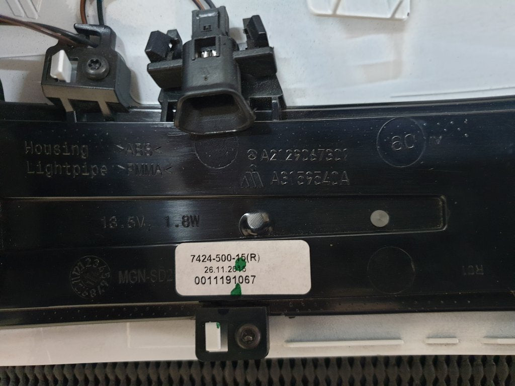 Mercedes-Benz C-Class E-Class W204 W212 Right Outer Mirror Cover and Indicator Light