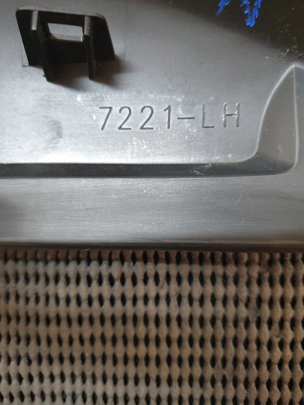 Mercedes-Benz Aftermarket C-Class W204 2013 Left Outer Mirror Cover