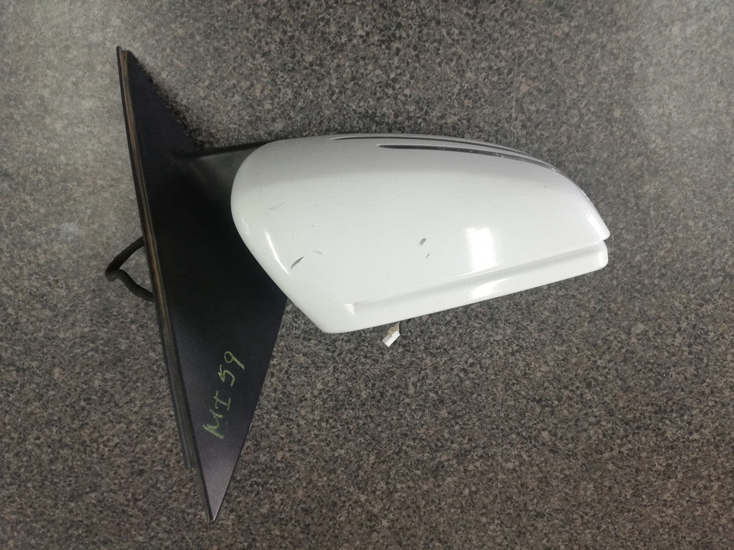 Mercedes-Benz C-Class C200, W204 2011 Right Outer Electric Mirror Incomplete, Broken Indicator Light