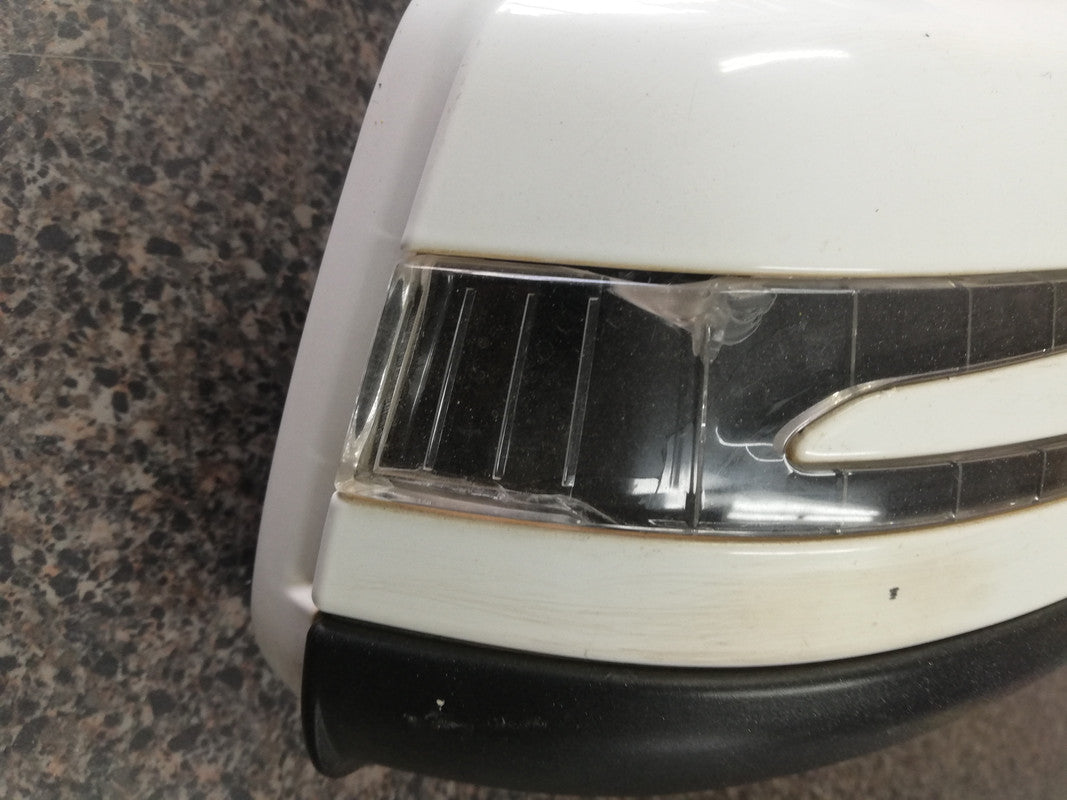 Mercedes-Benz C-Class C200, W204 2011 Right Outer Electric Mirror Incomplete, Broken Indicator Light