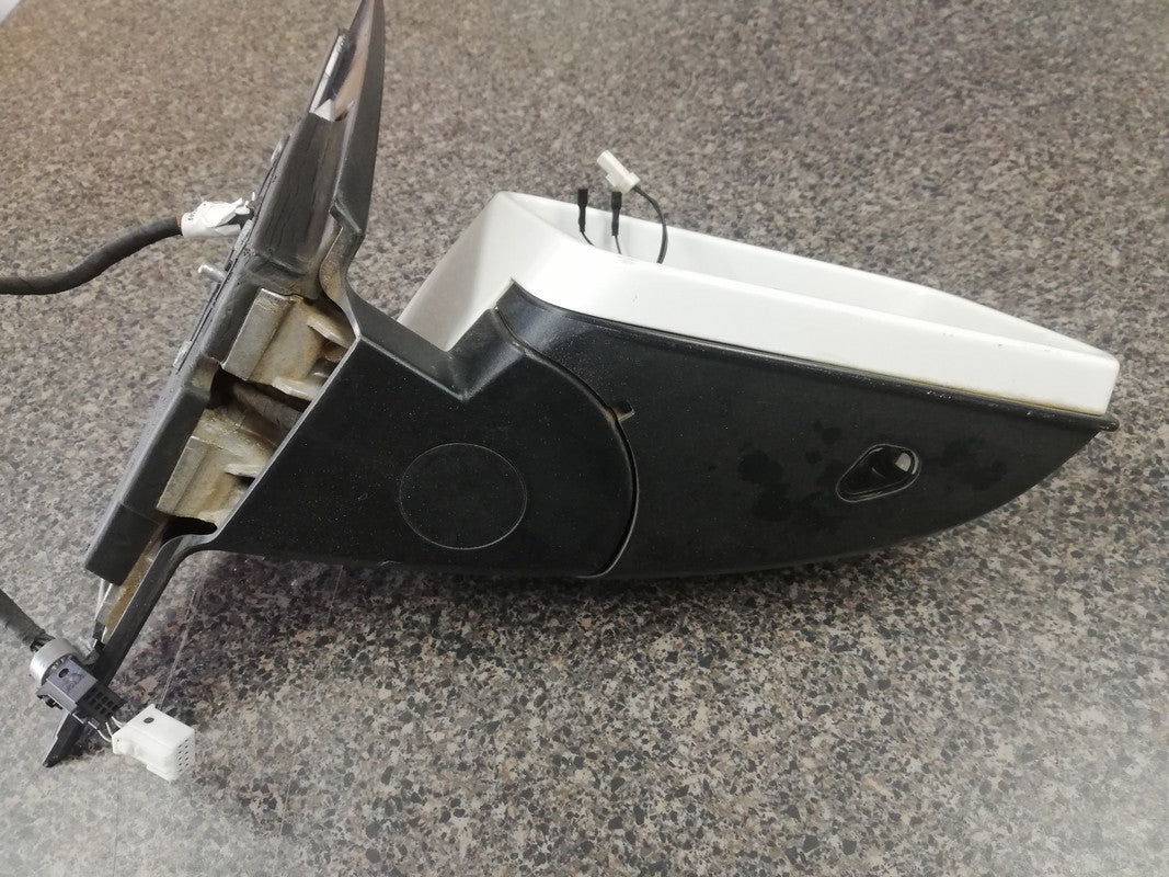 Mercedes-Benz C-Class C200, W204 2011 Right Outer Electric Mirror Incomplete, Broken Indicator Light