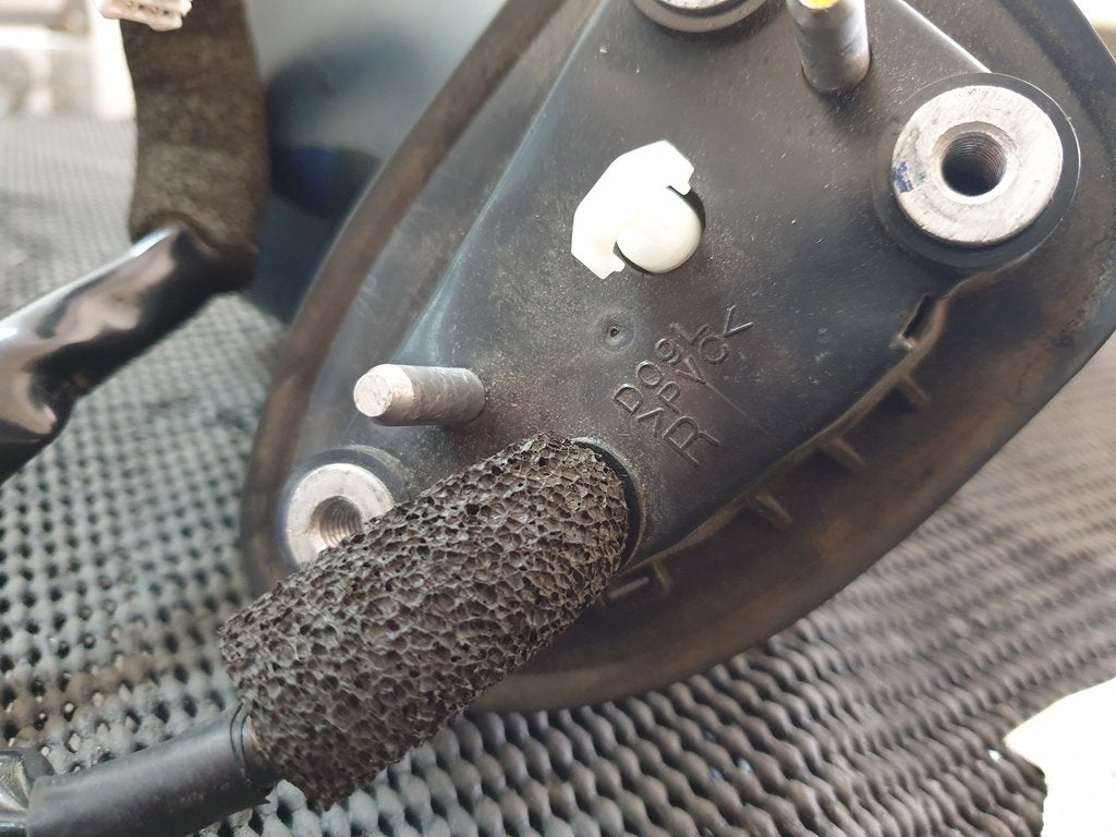 Mazda 3 Right Outer Mirror Incomplete, No Indicator