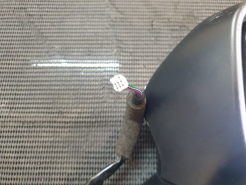 Mazda 3 Right Outer Mirror Incomplete, No Indicator