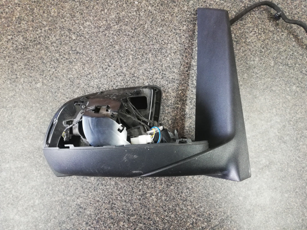 Mercedes-Benz V-Class W447 Right Outer Mirror Incomplete, No Cover, No Mirror Glass