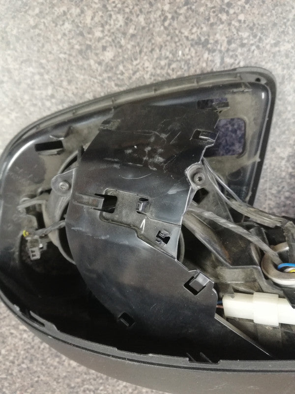 Mercedes-Benz V-Class W447 Right Outer Mirror Incomplete, No Cover, No Mirror Glass