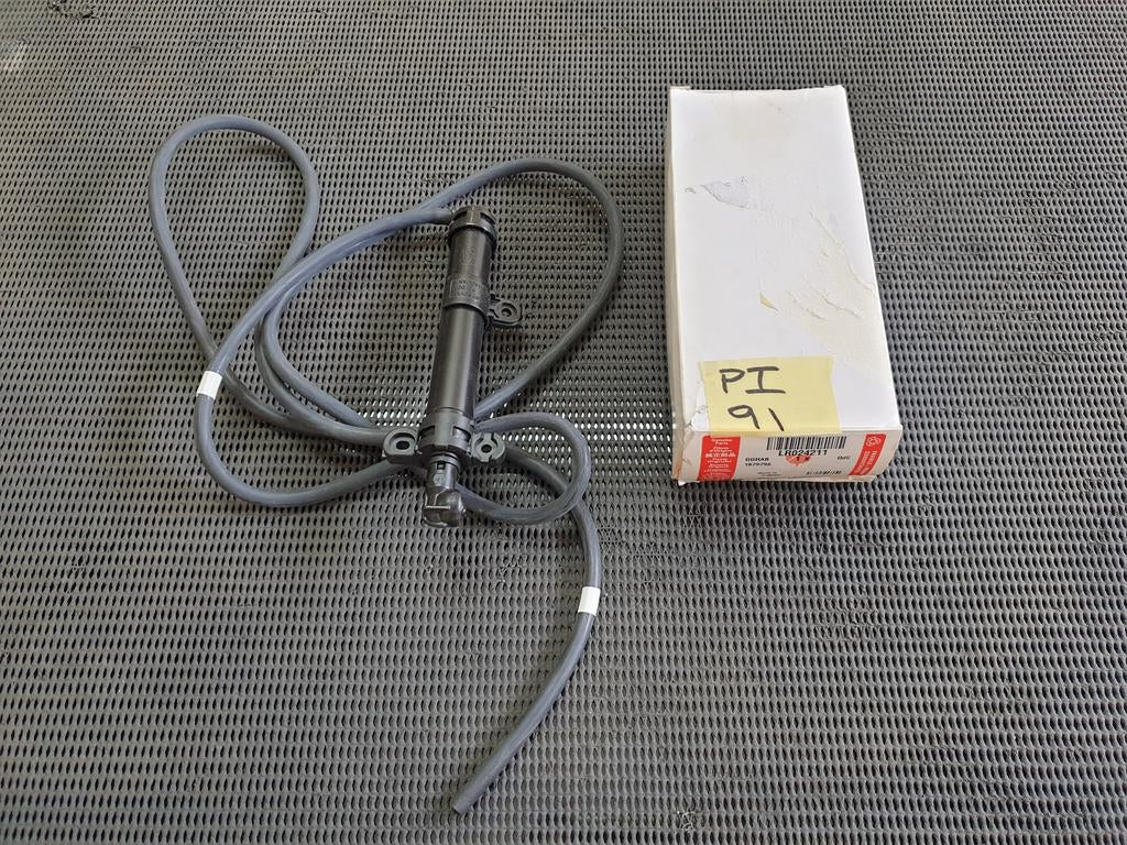 Land Rover Range Rover Left Headlight Washer Jet