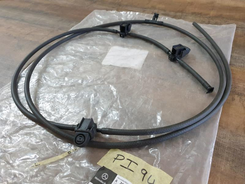 Original New Mercedes-Benz C-Class W204 Windscreen Washer Nozzle Jet Hose