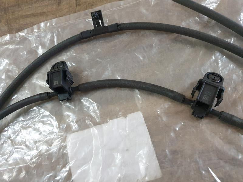 Original New Mercedes-Benz C-Class W204 Windscreen Washer Nozzle Jet Hose