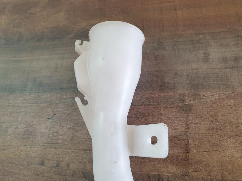 Original New Volvo XC40 Windscreen Washer Bottle Filler Neck