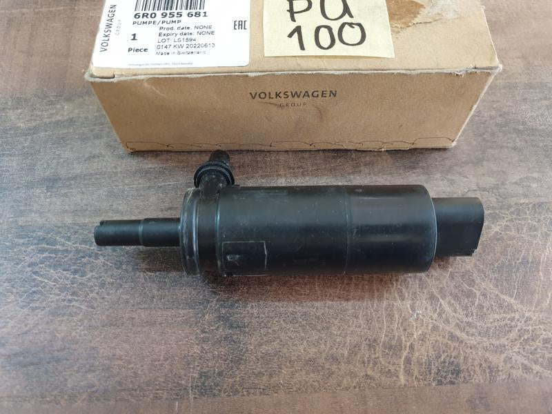 Original Used Audi Q3 Windscreen Washer Bottle Motor