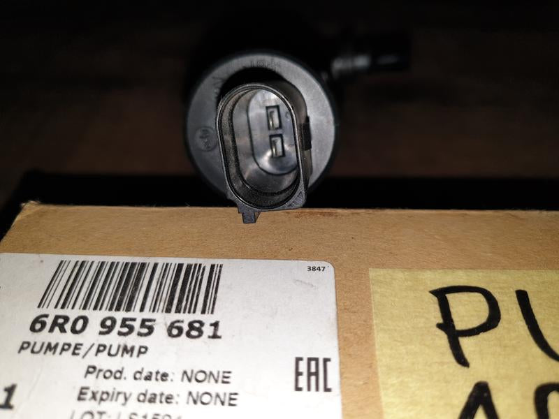 Original Used Audi Q3 Windscreen Washer Bottle Motor