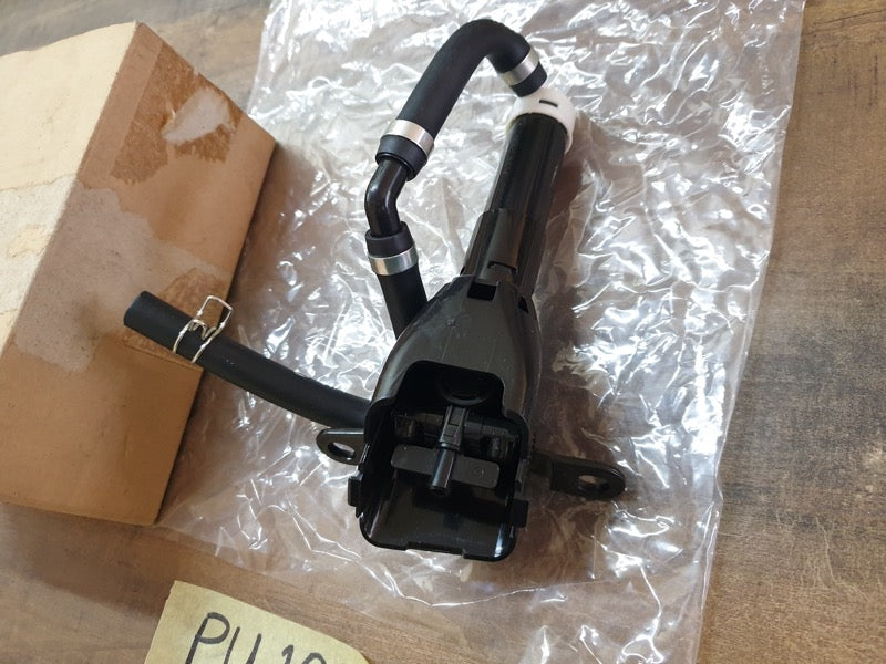 Original New Mitsubishi Outlander 2009 Right Front Headlight Jet Washer Nozzle