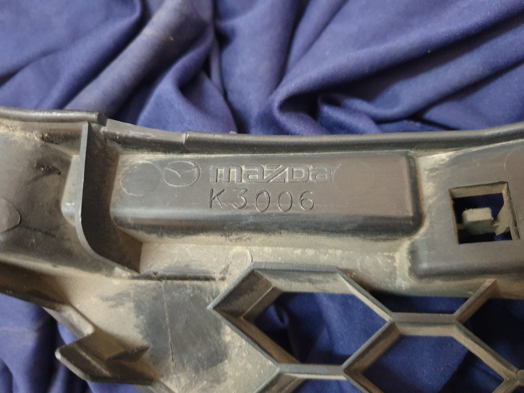 Mazda 3 Radiator Grille - Wear and Tear