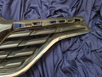Renault Captur Radiator Grille - Lower chrome broken off