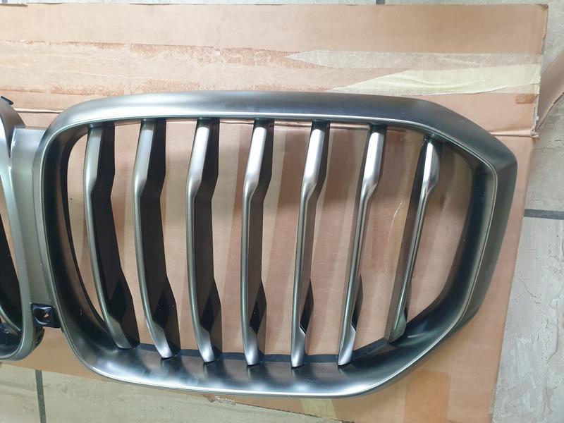 Original Used BMW 5 Series X5 G05 Front Bumper Kidney Radiator Grille
