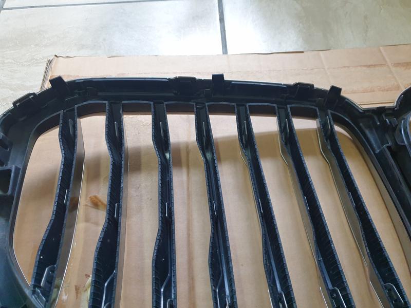 Original Used BMW 5 Series X5 G05 Front Bumper Kidney Radiator Grille