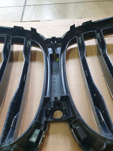 Original Used BMW 5 Series X5 G05 Front Bumper Kidney Radiator Grille