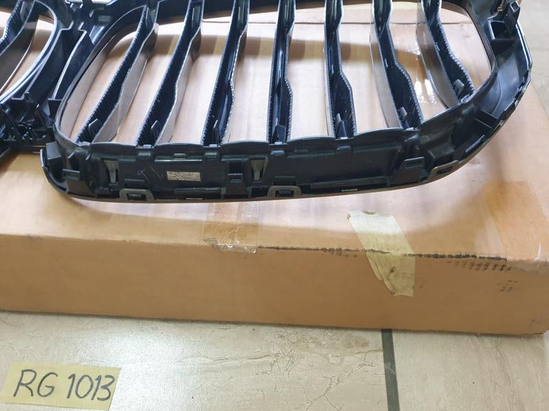 Original Used BMW 5 Series X5 G05 Front Bumper Kidney Radiator Grille