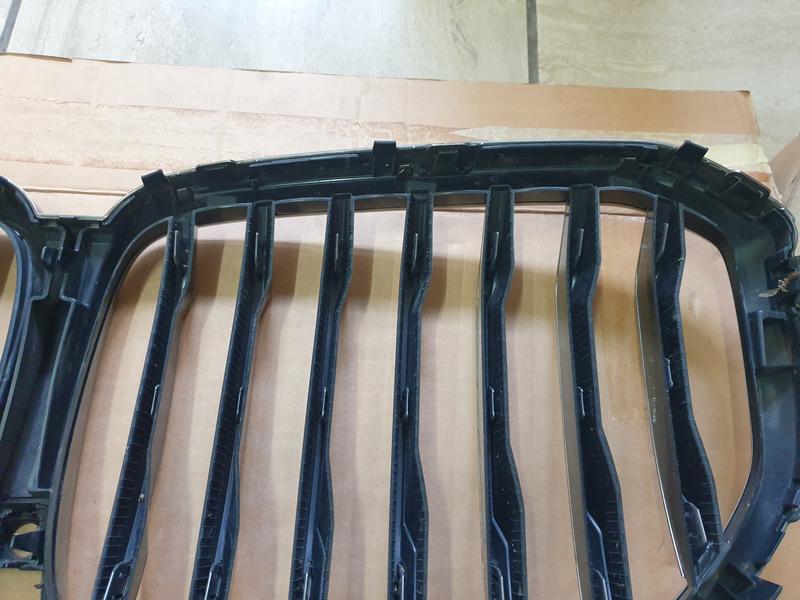 Original Used BMW 5 Series X5 G05 Front Bumper Kidney Radiator Grille