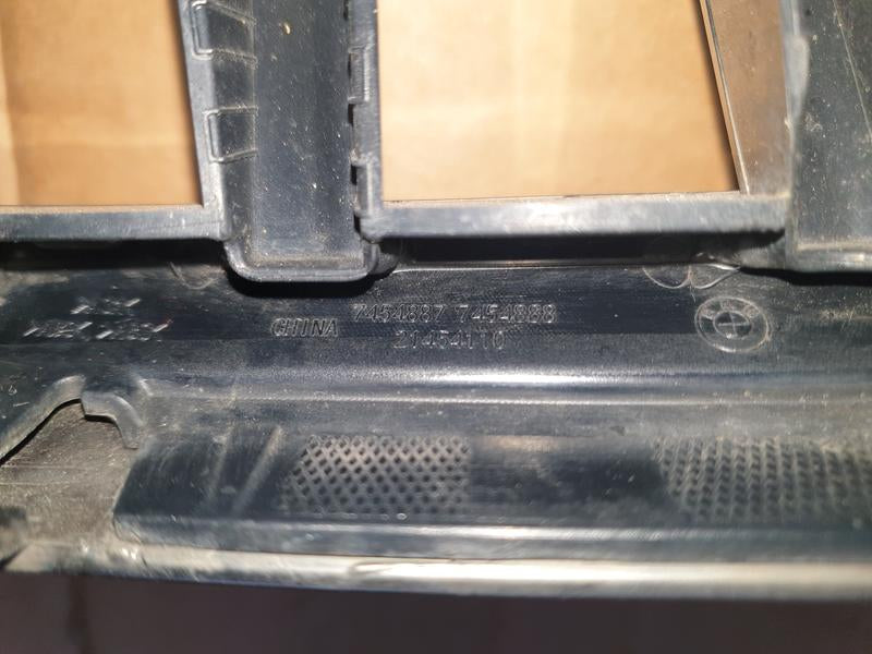 Original Used BMW 5 Series X5 G05 Front Bumper Kidney Radiator Grille