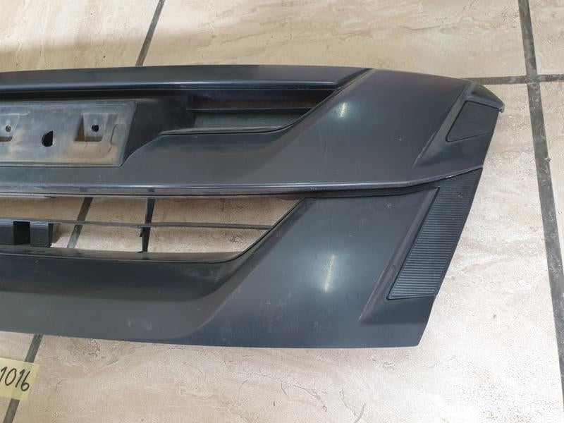 Original Used Isuzu D-Max Radiator Grille Frame