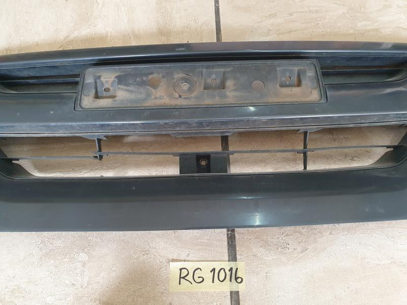 Original Used Isuzu D-Max Radiator Grille Frame