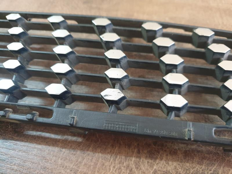Original Used Mercedes-Benz CLA W117 Left Upper Radiator Grille Diamond Mesh
