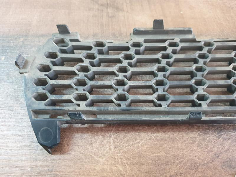 Original Used Mercedes-Benz CLA W117 Left Upper Radiator Grille Diamond Mesh