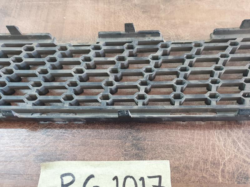 Original Used Mercedes-Benz CLA W117 Left Upper Radiator Grille Diamond Mesh