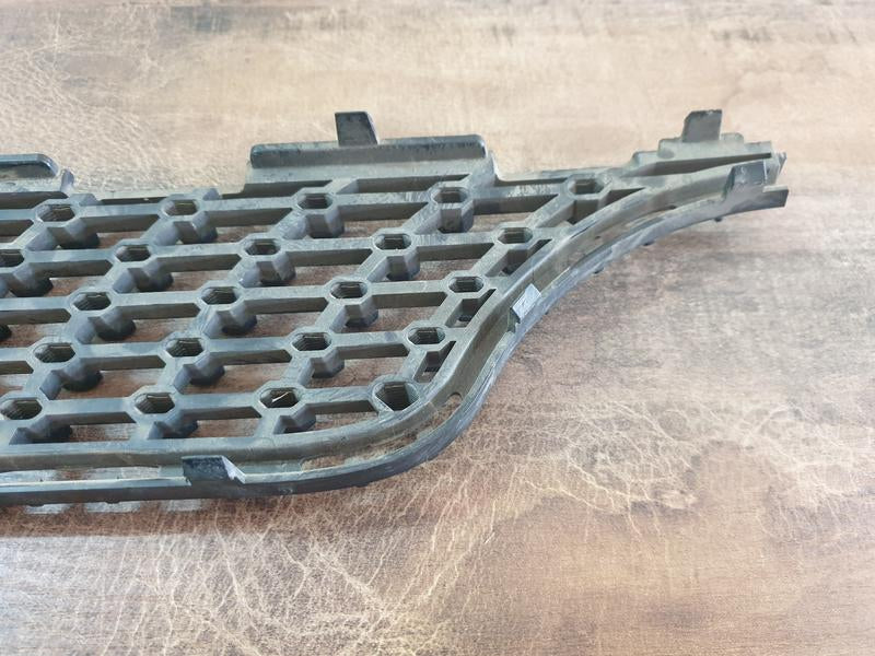 Original Used Mercedes-Benz CLA W117 Left Upper Radiator Grille Diamond Mesh